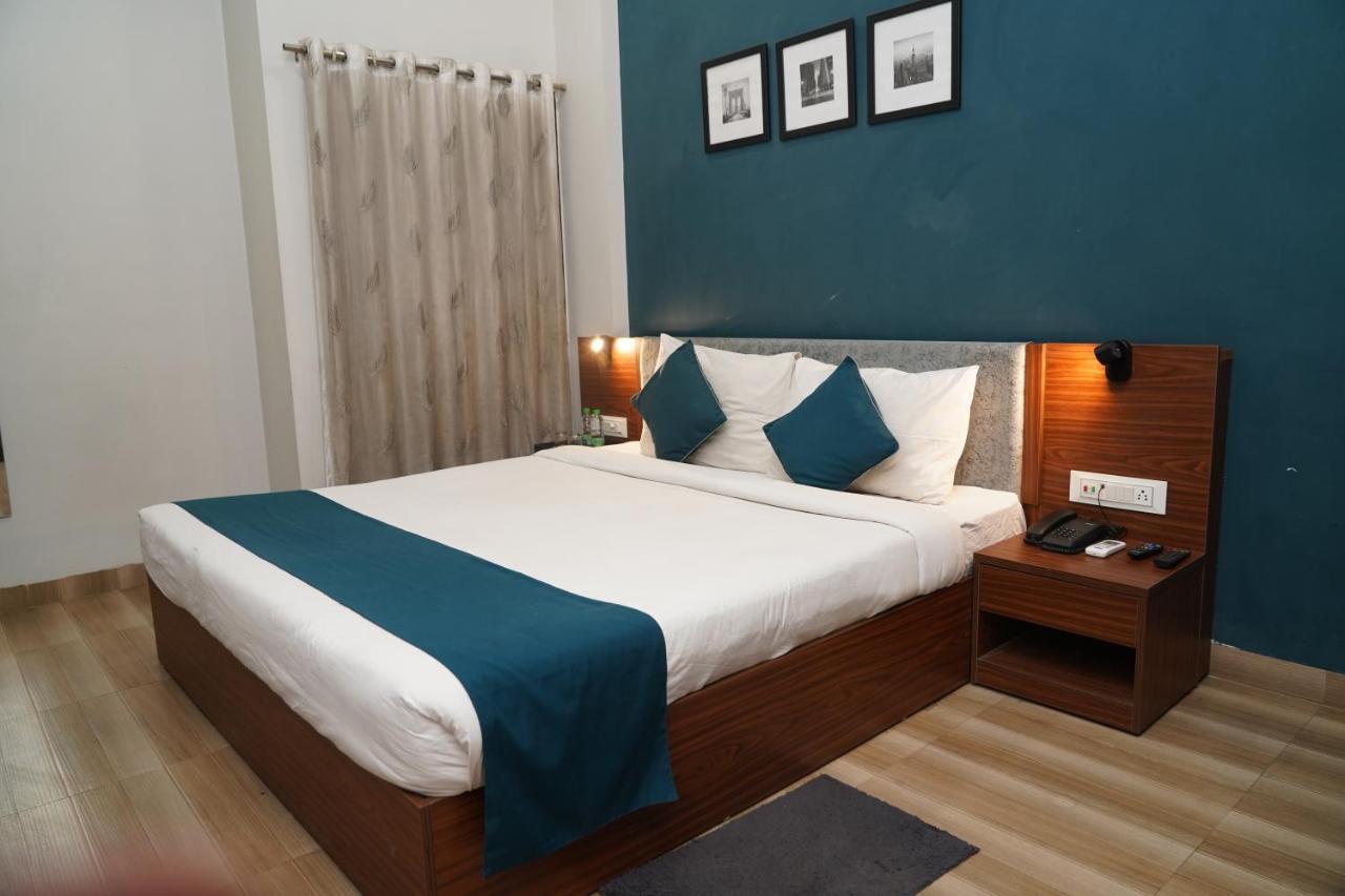 Hotel Ballfin Indore 3*